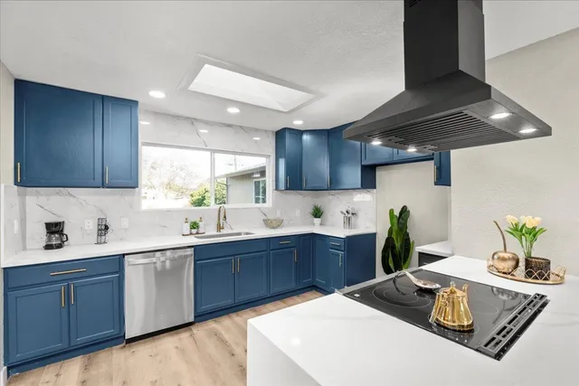 $459,000 | 221 West Pearl Avenue, Stockton, CA 95207