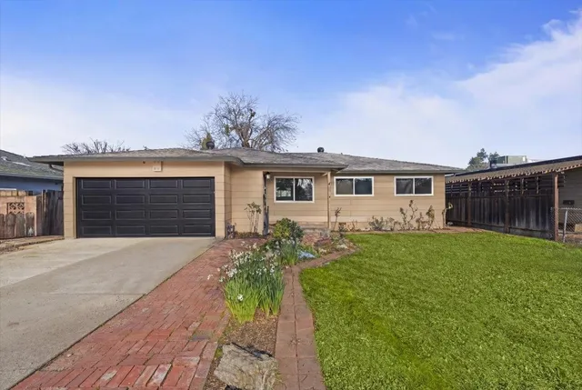 $459,000 | 221 West Pearl Avenue, Stockton, CA 95207