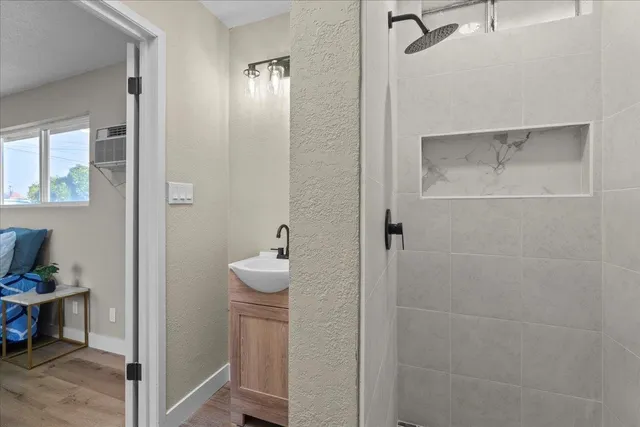 $459,000 | 221 West Pearl Avenue, Stockton, CA 95207