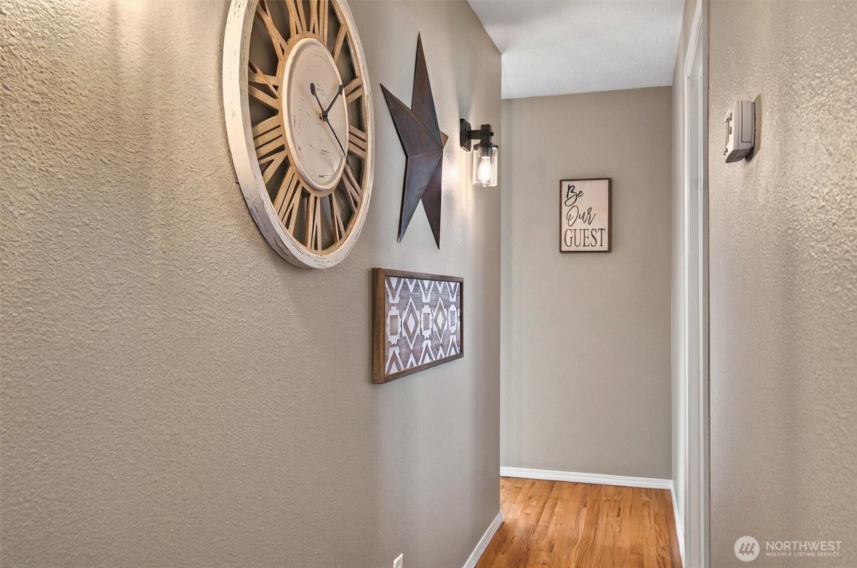 293 Highway 409 Cathlamet, WA 98612 - Photo 13 of 39 view of small space with wooden floor