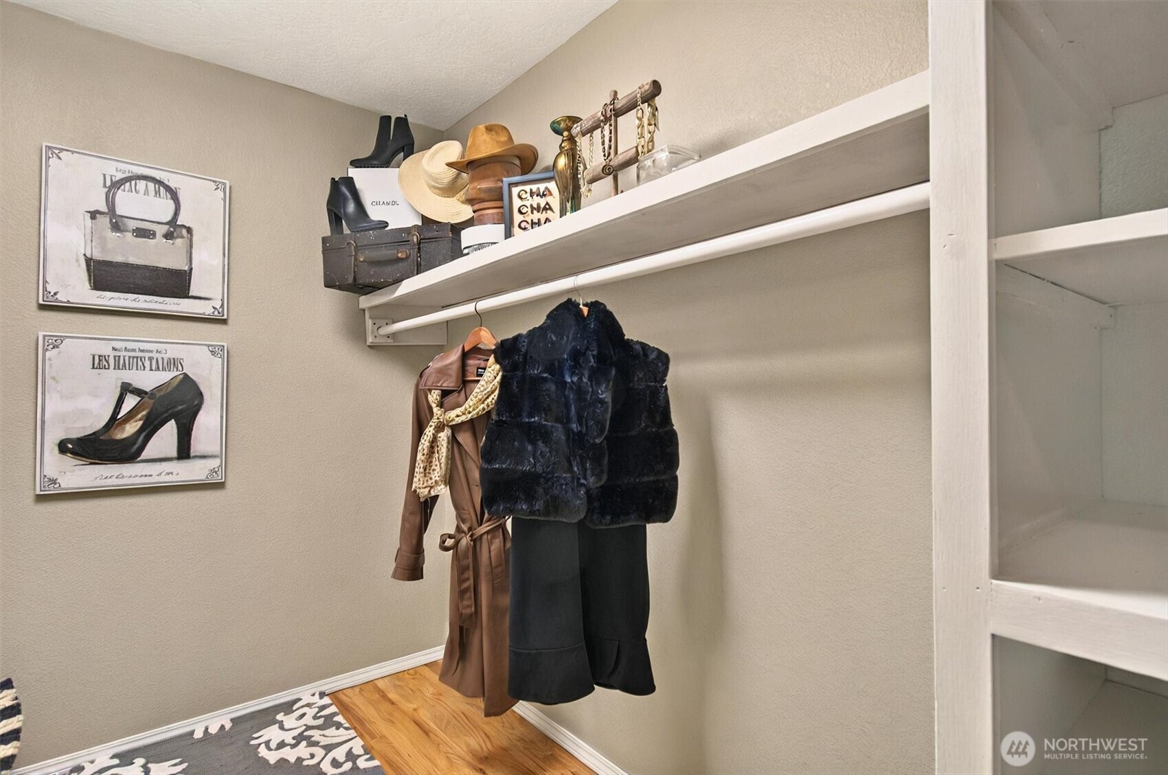 293 Highway 409 Cathlamet, WA 98612 - Photo 23 of 39 a close view of walk in closet