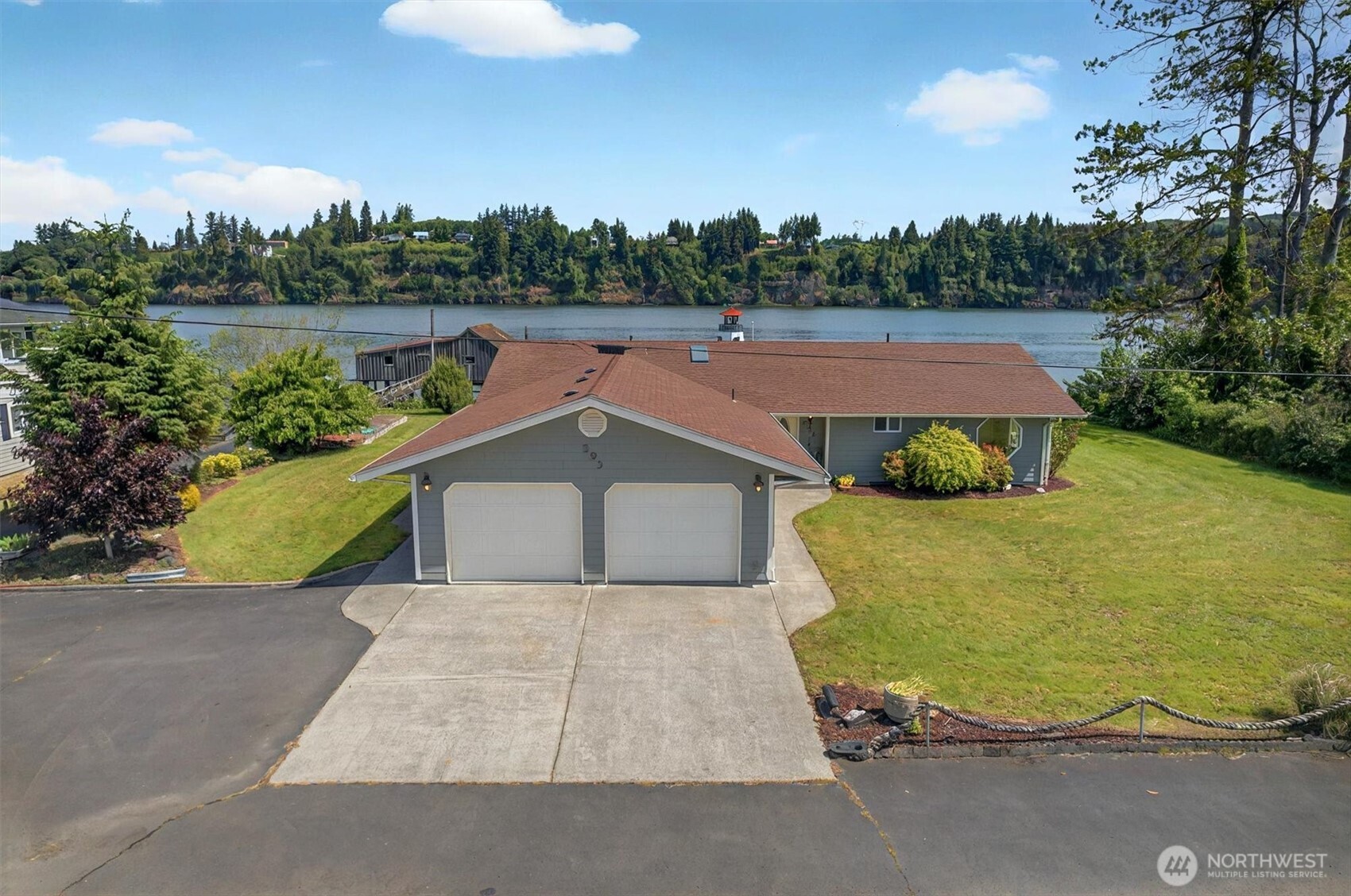 293 Highway 409 Cathlamet, WA 98612 - Photo 32 of 39 an aerial view of a house with a yard