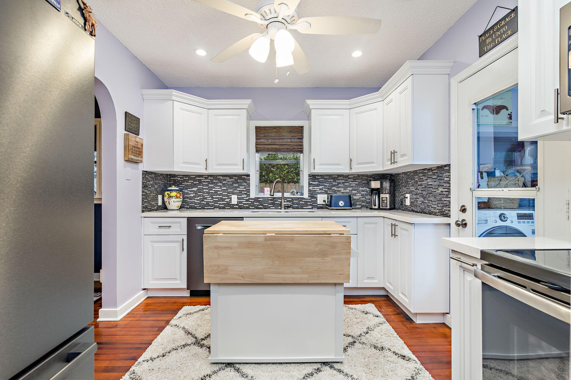 837 Ardmore Road West Palm Beach, FL 33401 - Photo 11 of 35 Kitchen