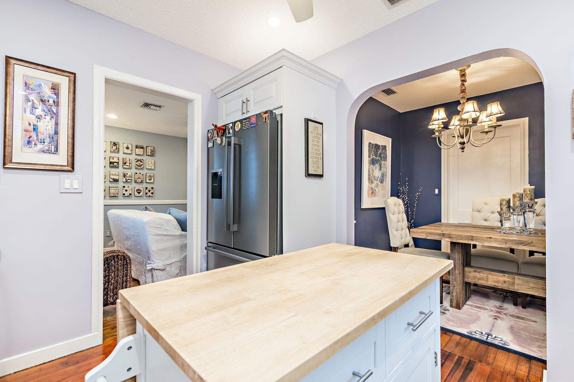 837 Ardmore Road West Palm Beach, FL 33401 - Photo 13 of 35 Kitchen