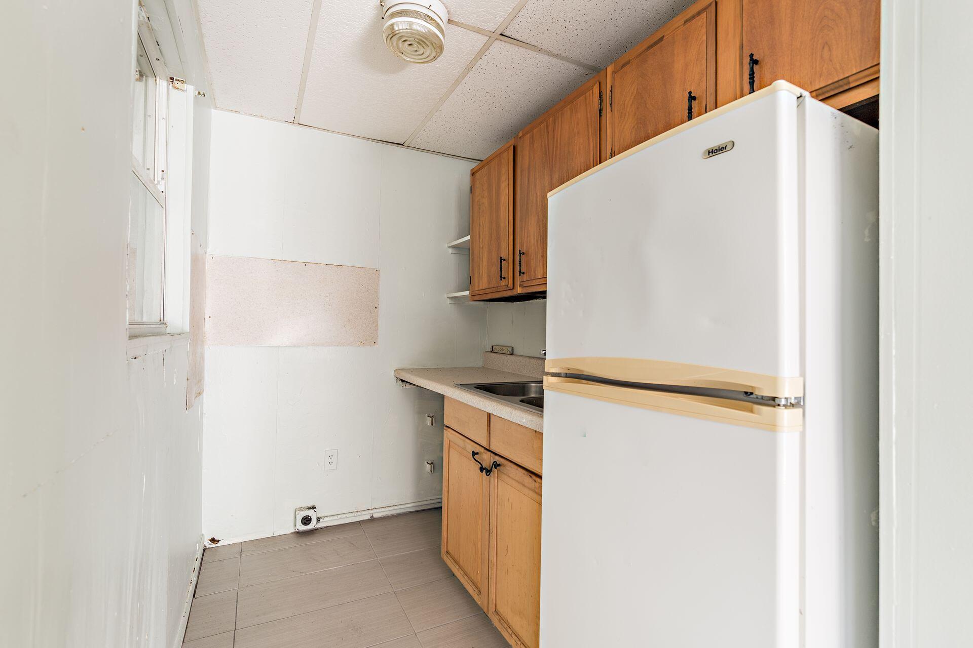 837 Ardmore Road West Palm Beach, FL 33401 - Photo 22 of 35 Cottage Kitchen
