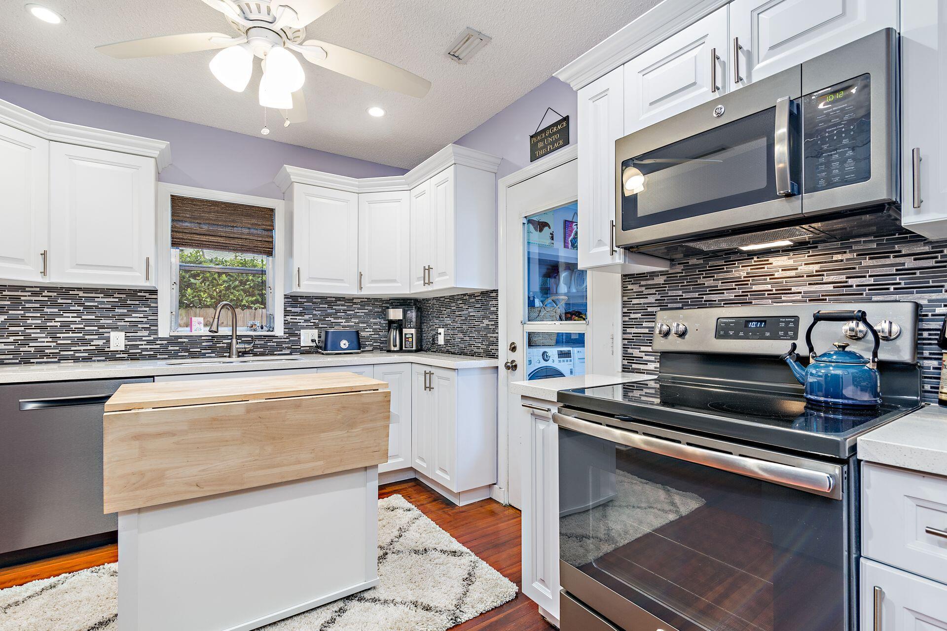 837 Ardmore Road West Palm Beach, FL 33401 - Photo 10 of 35 Kitchen