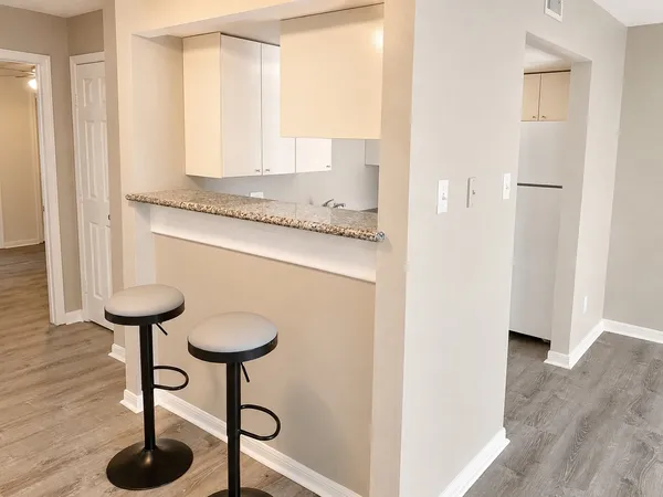 $975 | 217 Church Street, Unit 105, Galveston, TX 77550