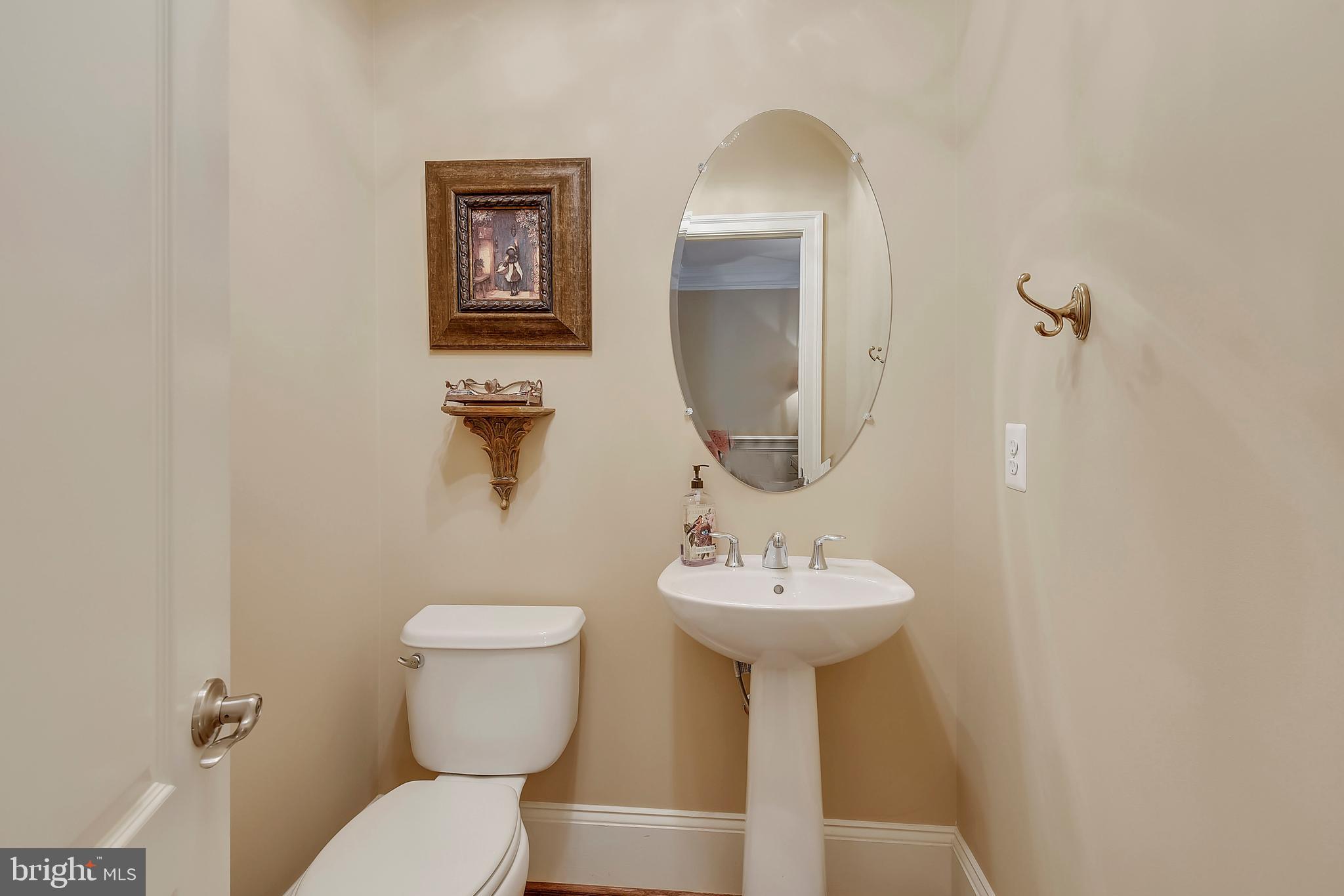 1848 Carpenter Road Alexandria, VA 22314 - Photo 8 of 31 Gallery Image 8