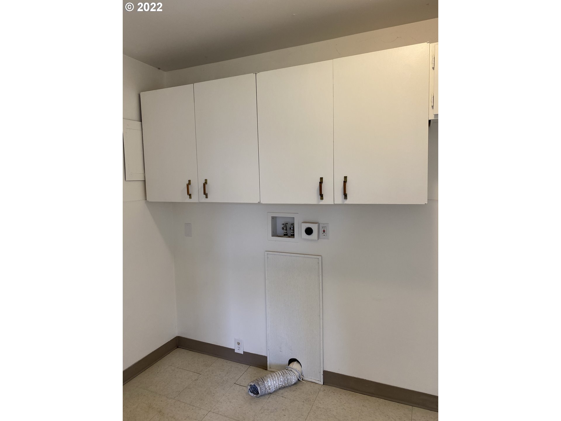 15725 Southeast Stark Street Portland, OR 97233 - Photo 19 of 28