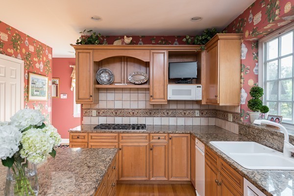 794 Jerusalem Road Cohasset, MA 02025 - Photo 9 of 29 Gallery Image 9