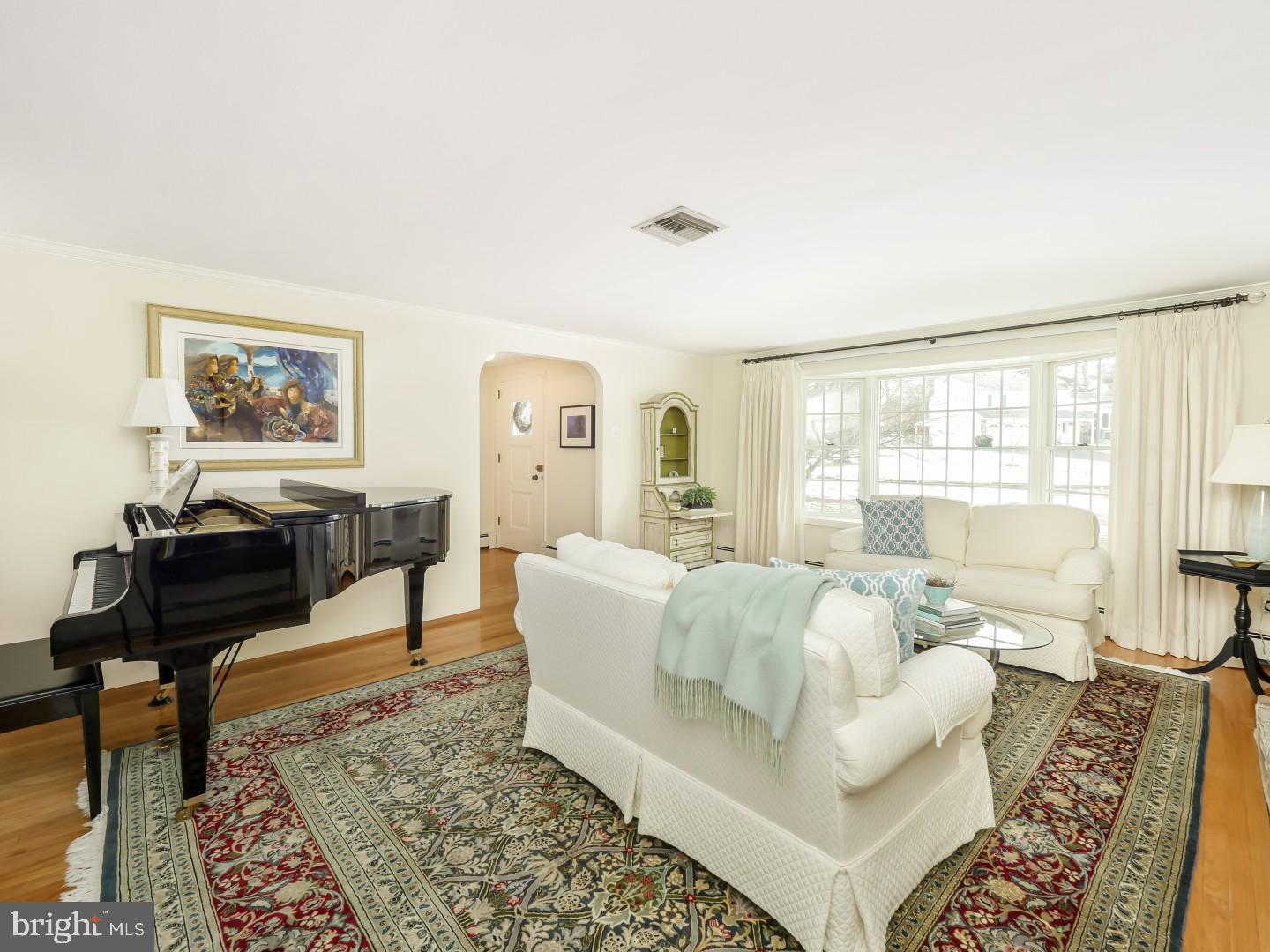 719 Beverly Road Holland, PA 18966 - Photo 11 of 34 Living Room
