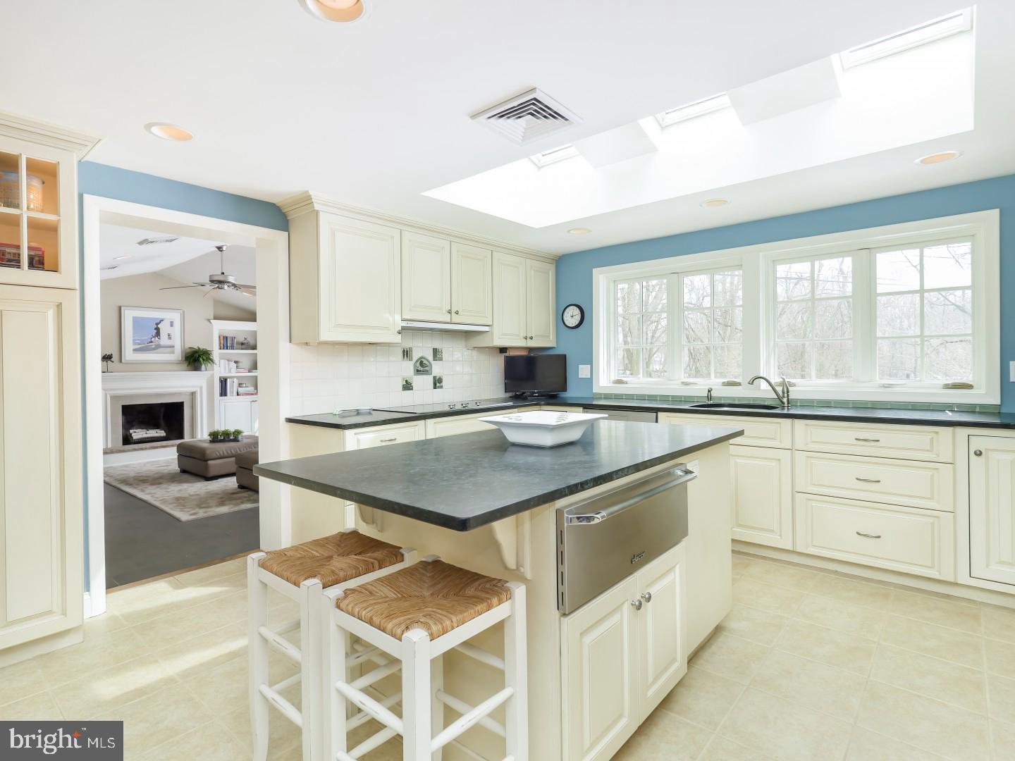 Kitchen- Family Room Entry
