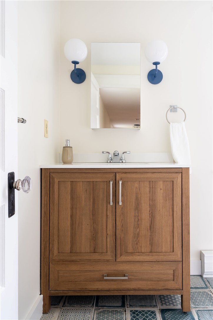 304 3rd Beach Road Middletown, RI 02842 - Photo 12 of 45 Gallery Image 12