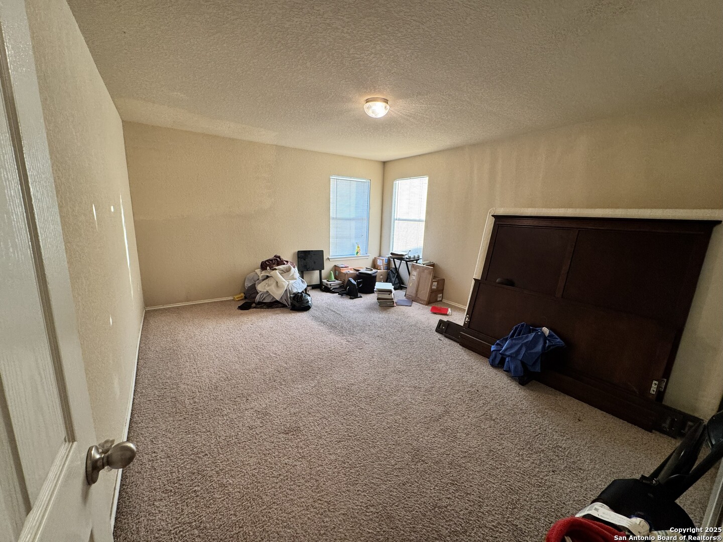 6714 Harbor Fields Converse, TX 78109 - Photo 14 of 29 a living room with furniture and a window