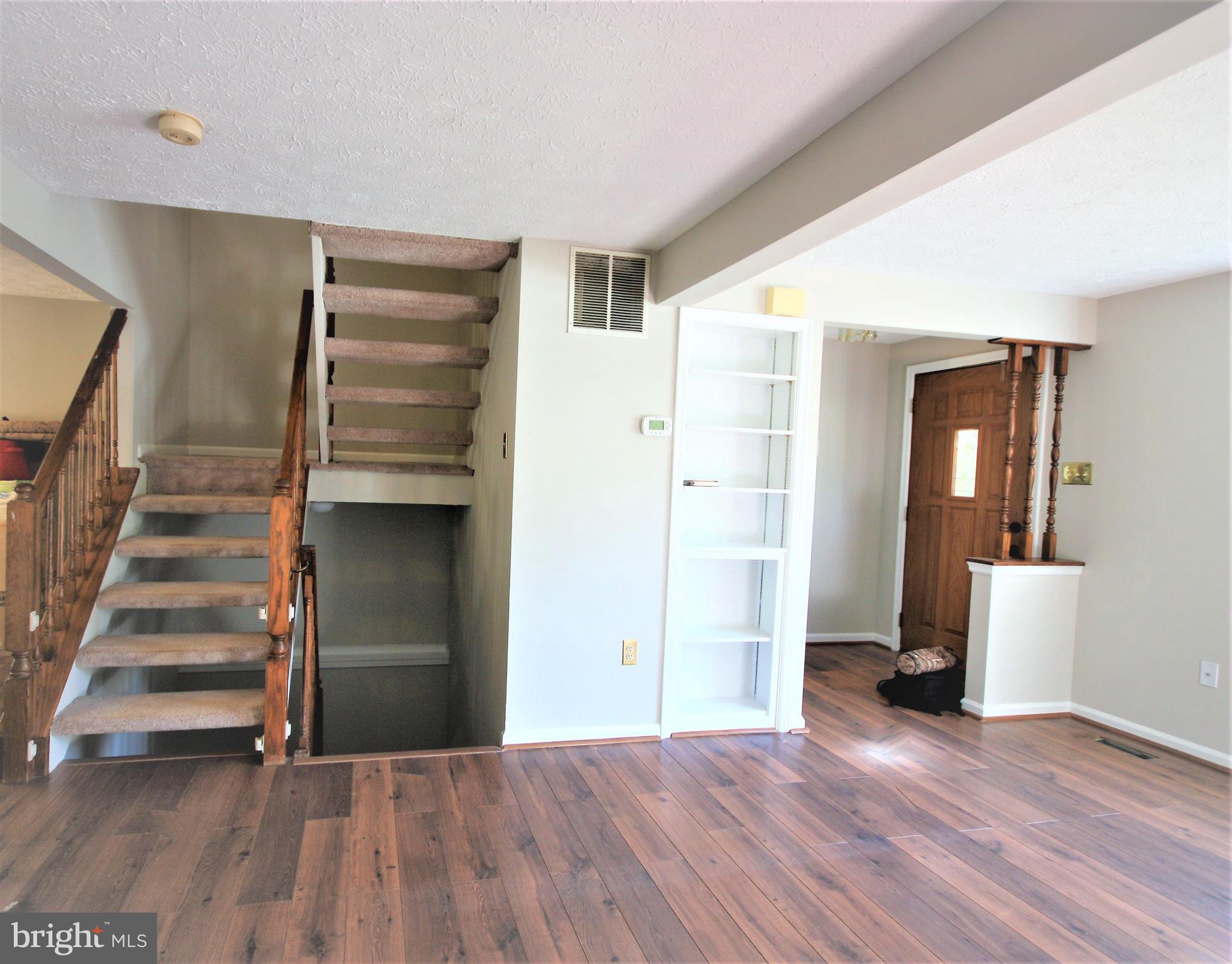 28 Ramsgate Court Baltimore, MD 21227 - Photo 7 of 27 Stairs