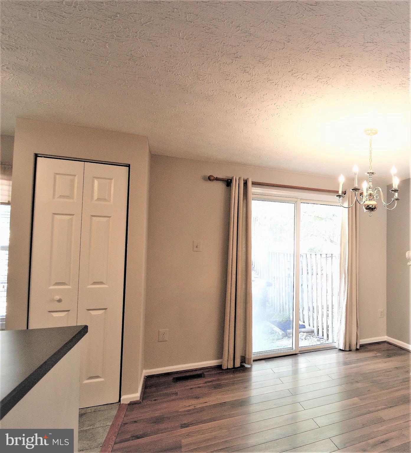 28 Ramsgate Court Baltimore, MD 21227 - Photo 10 of 27 Dining area