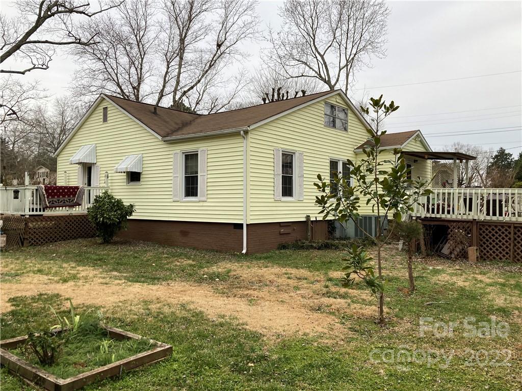 135 Allen Street Rutherfordton, NC 28139 - Photo 2 of 10 a view of a house with a yard