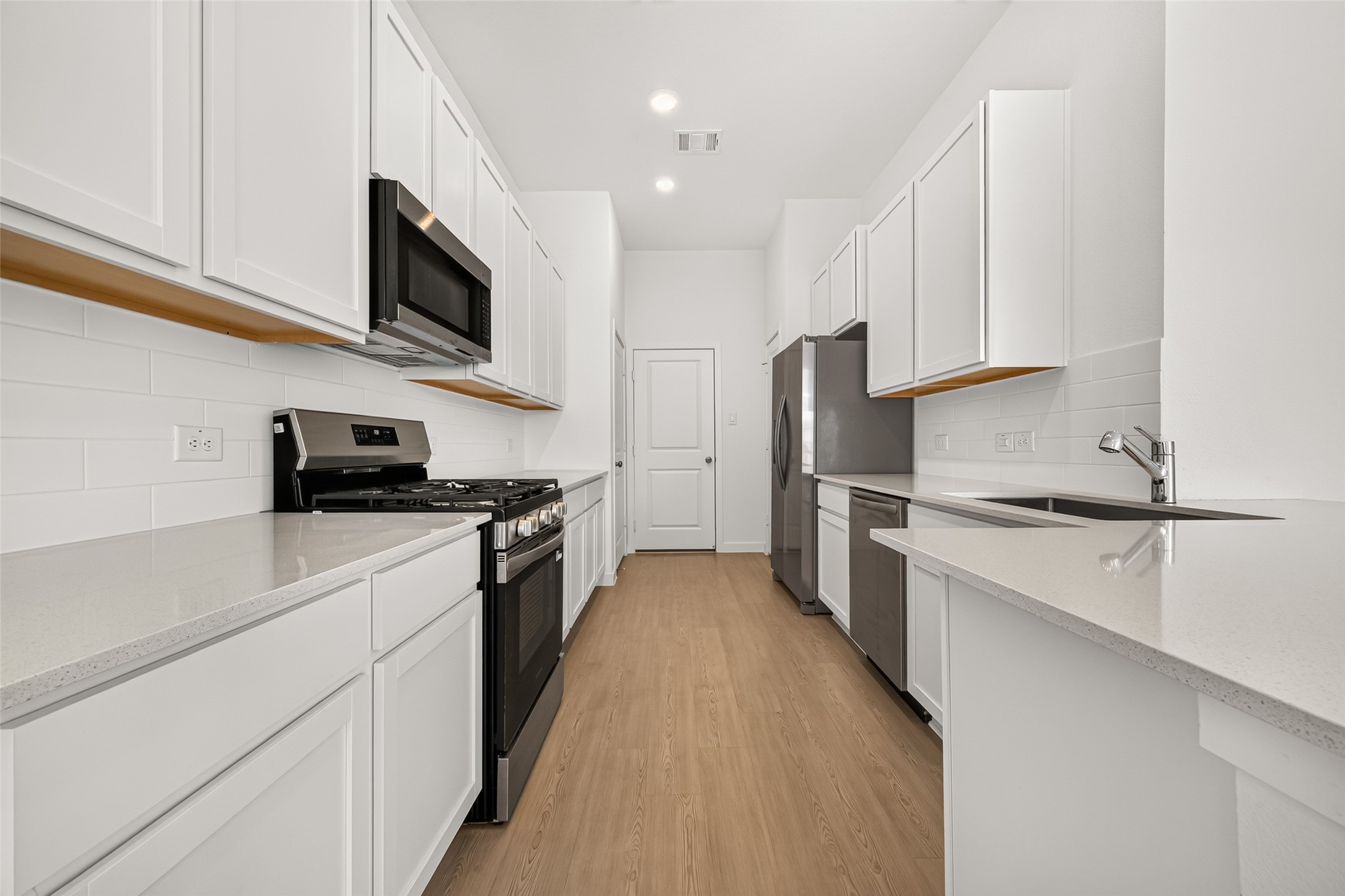 2212 Via Vicky Road Houston, TX 77051 - Photo 16 of 48 Gallery Image 16