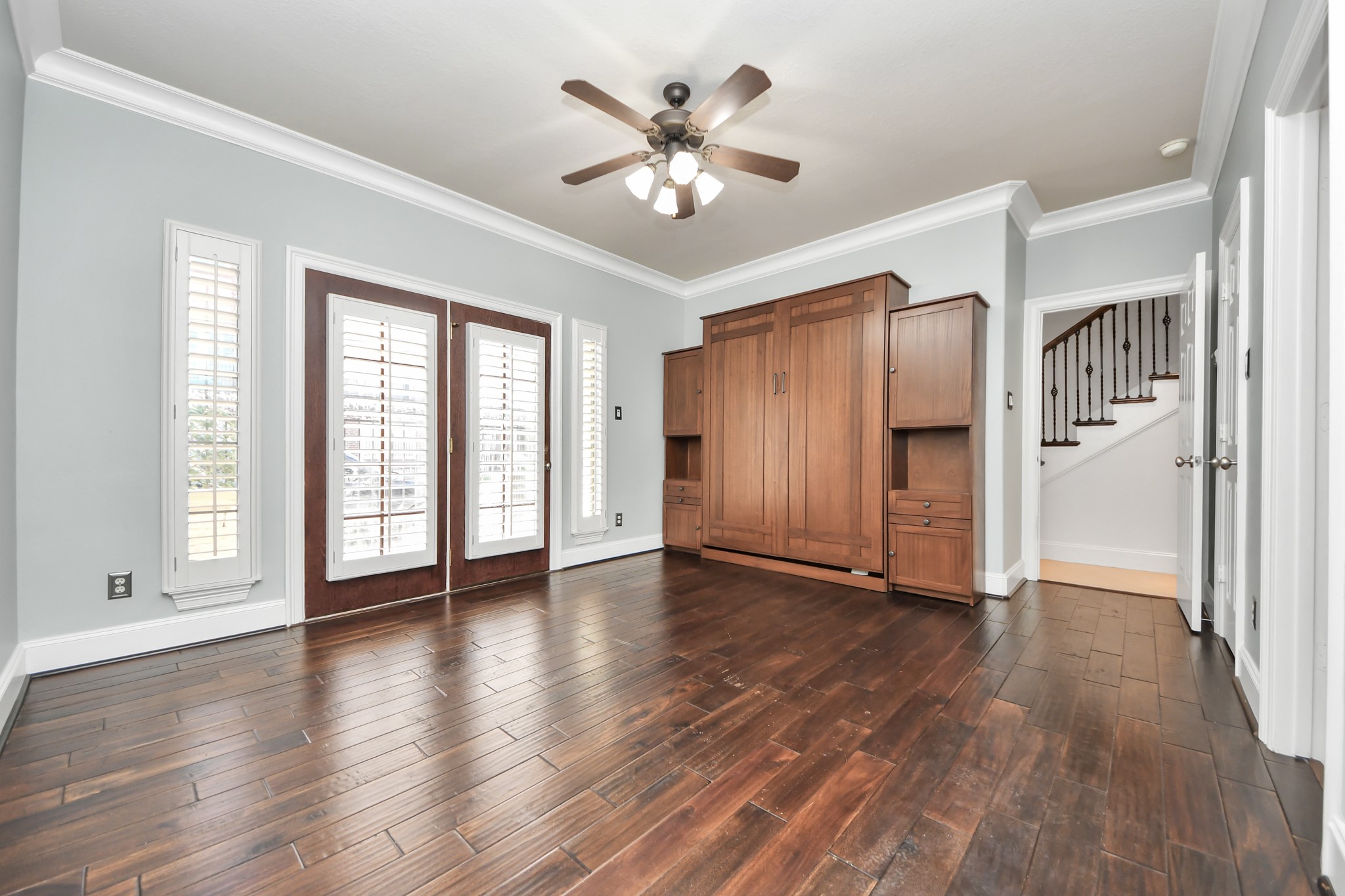 710 Jackson Hill Street Houston, TX 77007 - Photo 7 of 31 Can be used as a office or secondary bedroom with Built in Murphy Bed