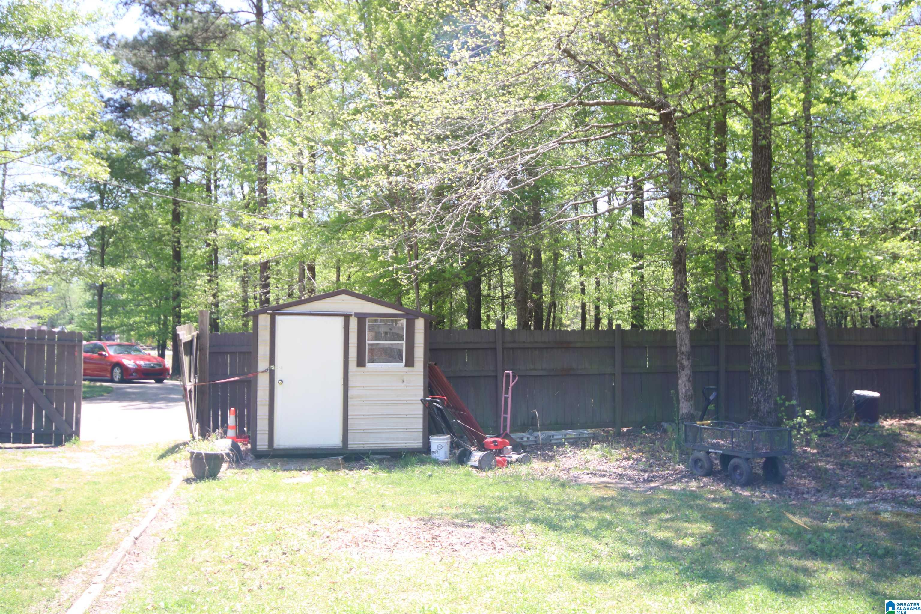 300 Hunters Xing Road Odenville, AL 35120 - Photo 14 of 42