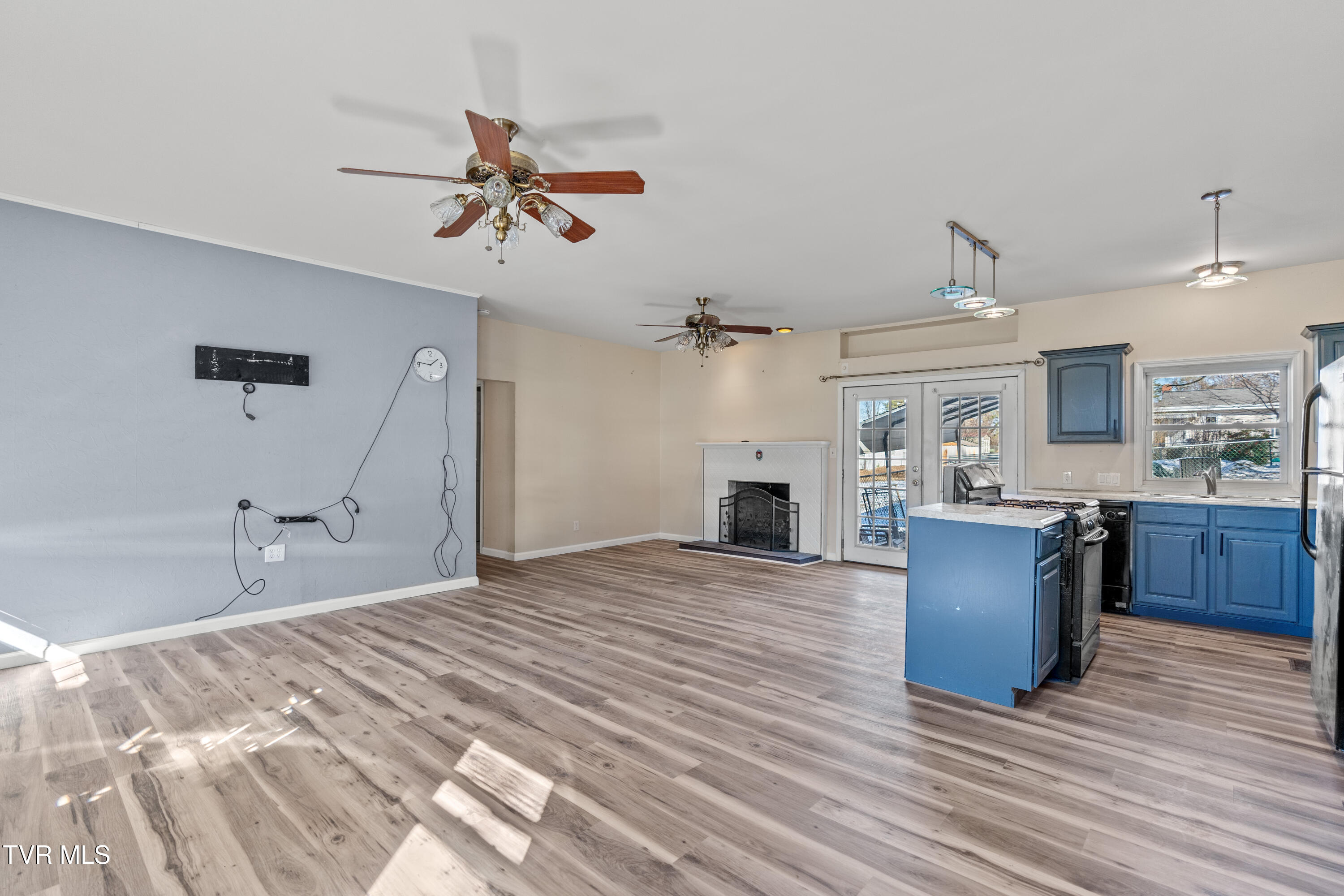 127 Sparta Street Greeneville, TN 37745 - Photo 4 of 27 DSC04884