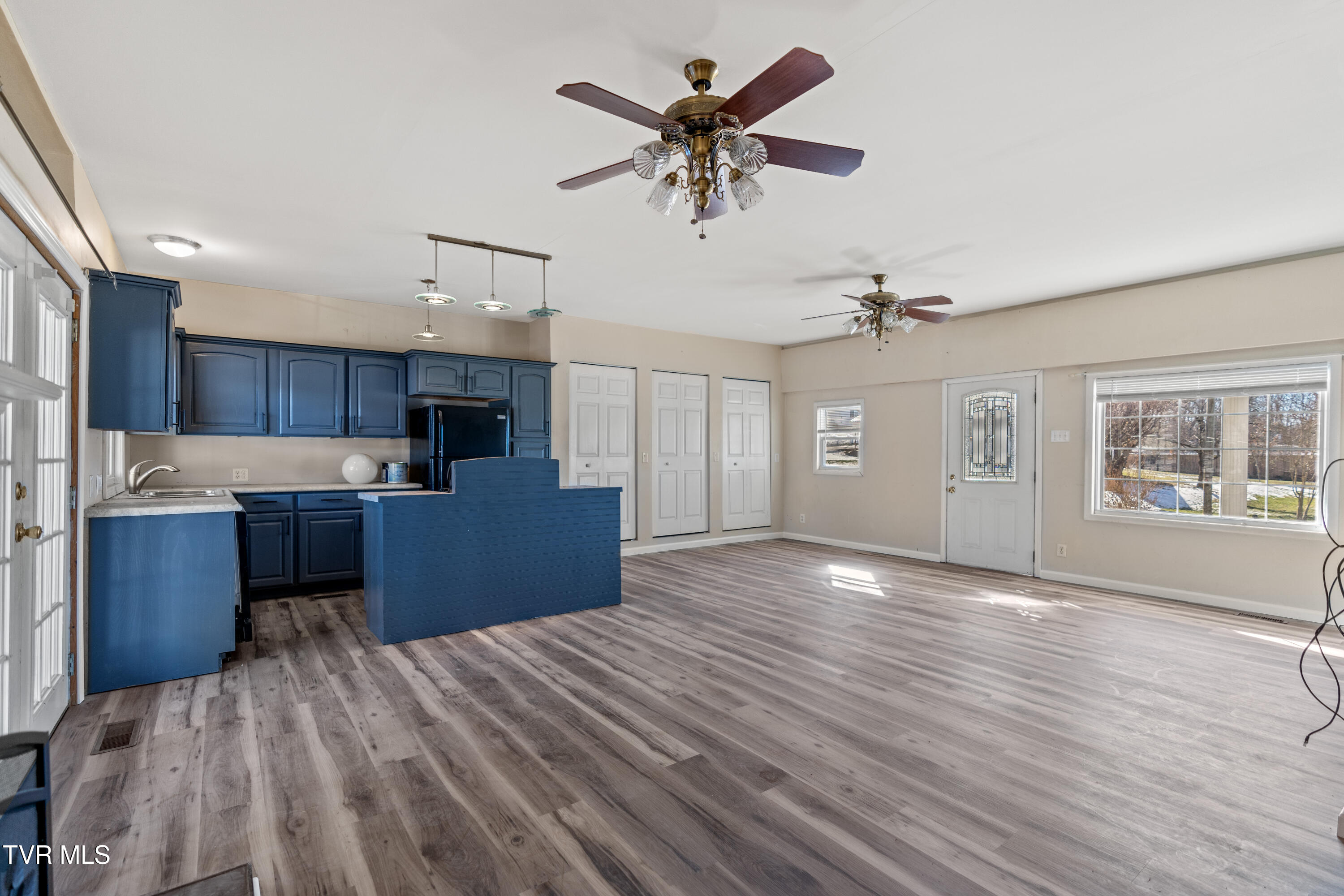 127 Sparta Street Greeneville, TN 37745 - Photo 5 of 27 DSC04887