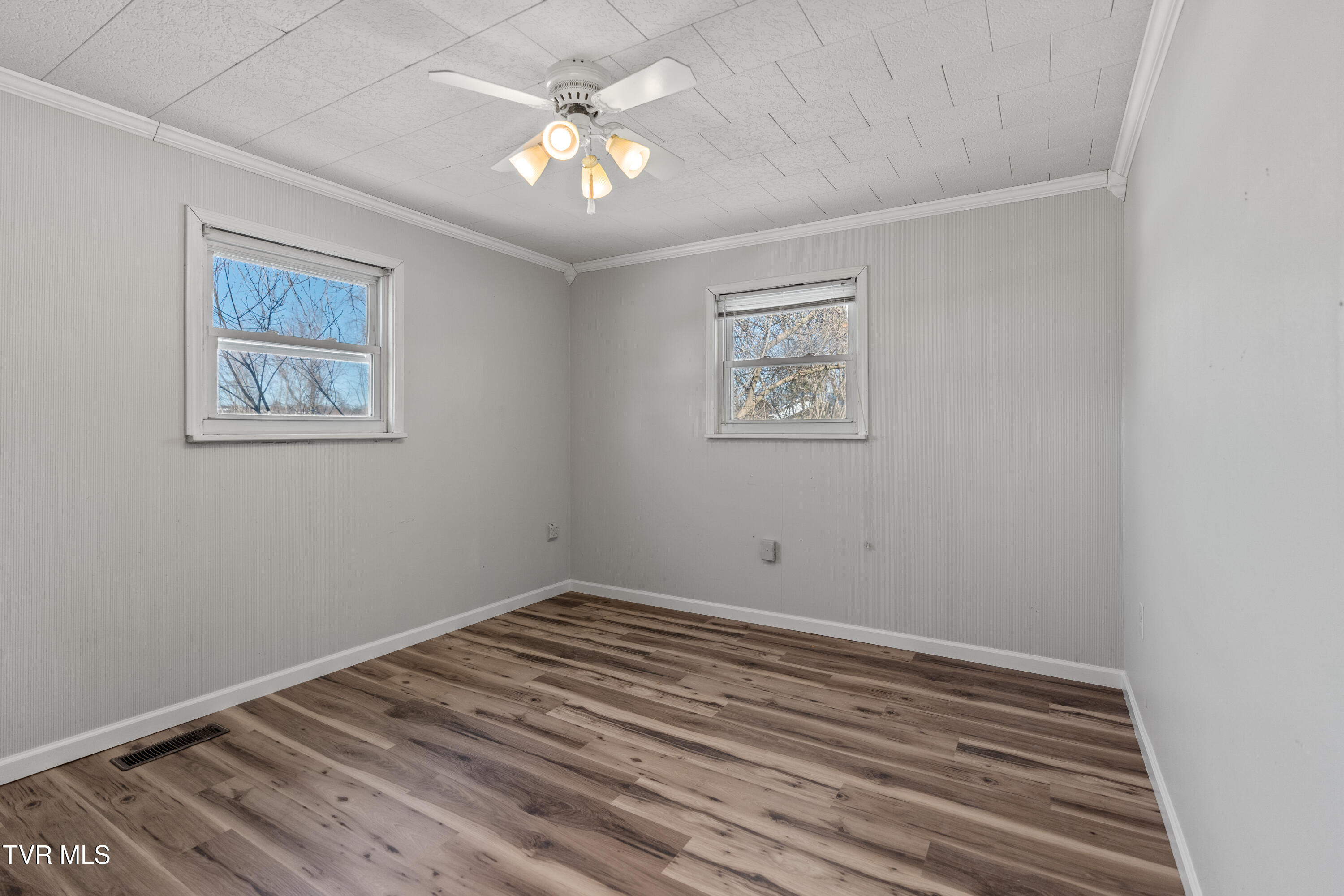 127 Sparta Street Greeneville, TN 37745 - Photo 6 of 27 DSC04896