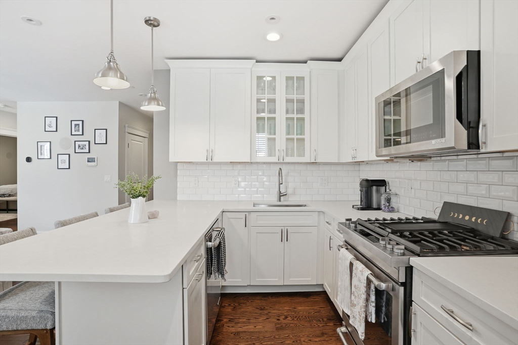 199 West 8th Street, Unit 4 Boston, MA 02127 - Photo 3 of 20