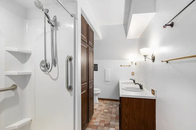 $1,499,999 | 2580 Lakeshore Drive, Fennville, MI 49408