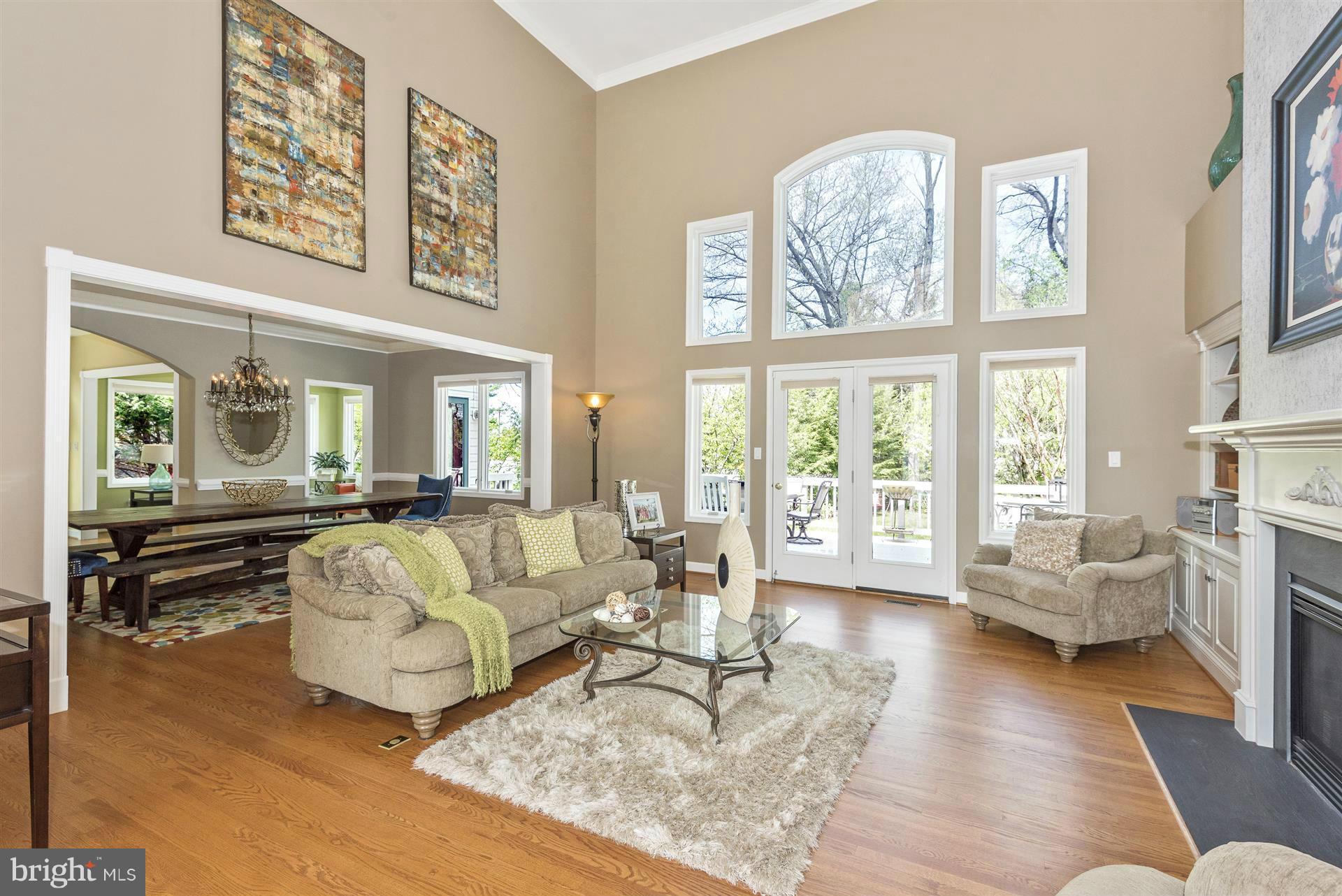 11328 Country Club Road New Market, MD 21774 - Photo 12 of 30 Living Room