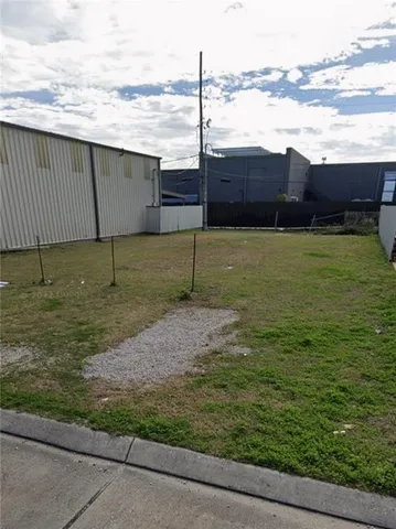 $75,000 | 8320 Parc Place, Chalmette, LA 70043