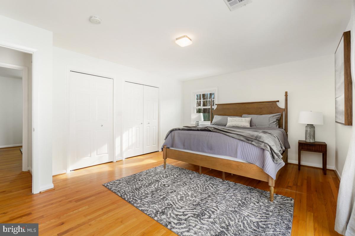 1820 Woods Road Annapolis, MD 21401 - Photo 23 of 51 Primary bedroom