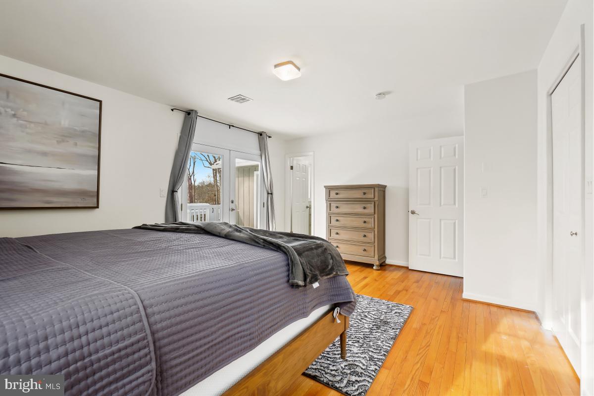 1820 Woods Road Annapolis, MD 21401 - Photo 24 of 51 Primary bedroom