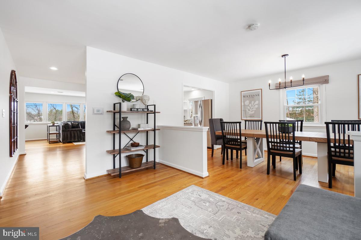 1820 Woods Road Annapolis, MD 21401 - Photo 8 of 51 Separate dining room for family dinners.