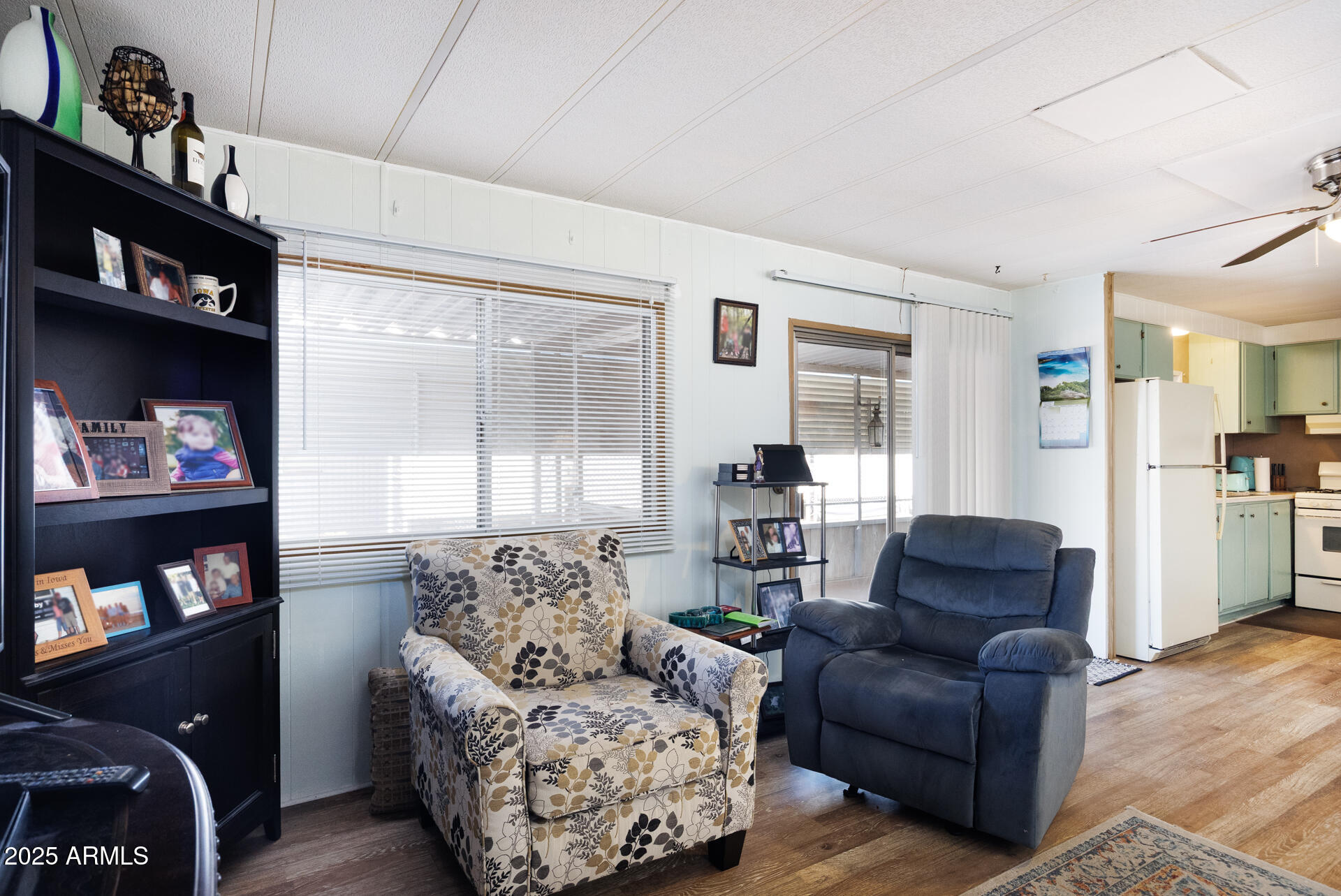 2100 North Trekell Road, Unit 333 Casa Grande, AZ 85122 - Photo 8 of 39 a living room with furniture and a couch