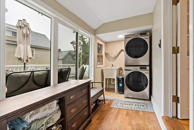 a view of living room washer and dryer