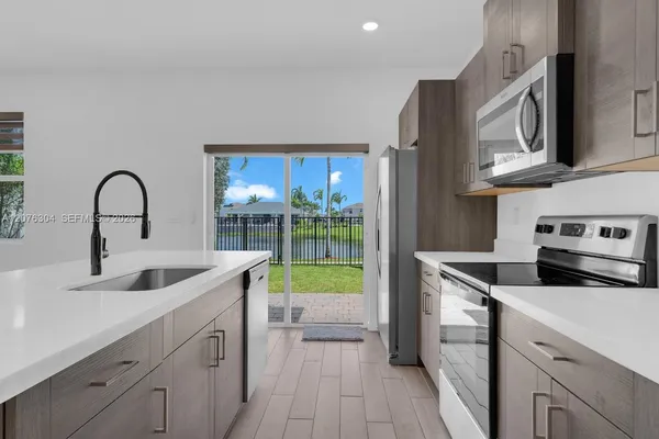 $2,700 | 805 South E 18th Street, Unit 805, Homestead, FL 33034