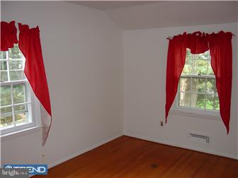 189 Pearl Croft Road Cherry Hill, NJ 08034 - Photo 9 of 12