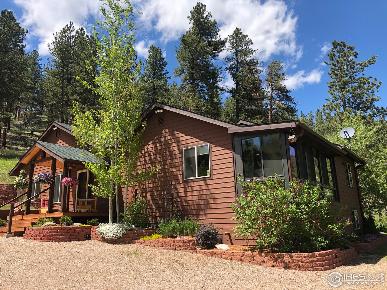 Welcome to a Gorgeous Piece of Mountain Paradise