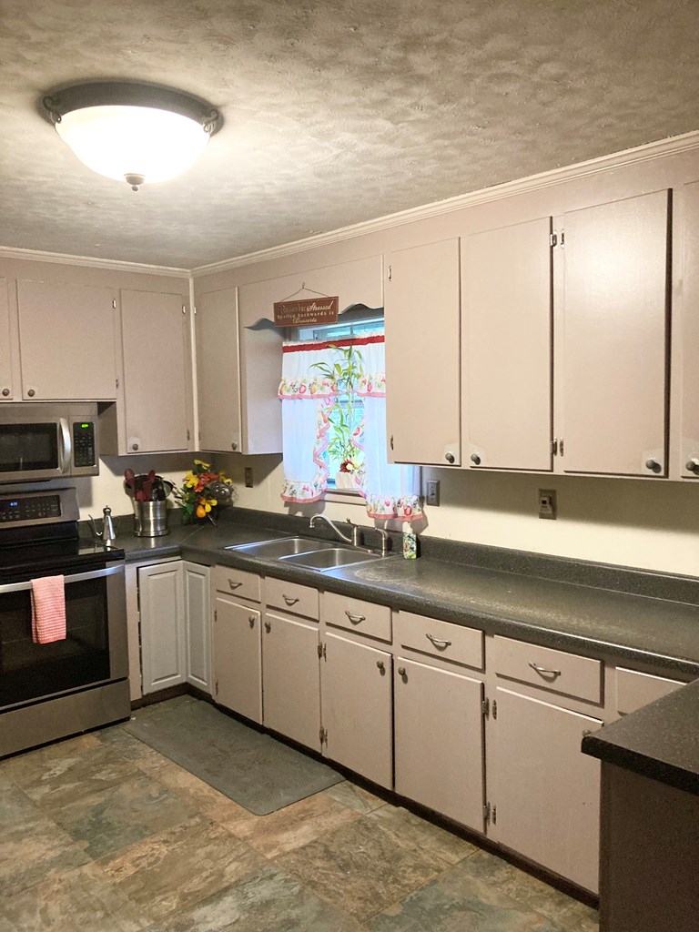 124 Wicker Road Cowarts, AL 36321 - Photo 6 of 11