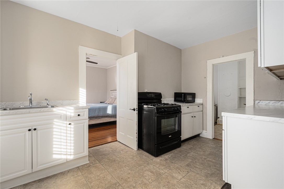 21 Spring Street, Unit 2 Newport, RI 02840 - Photo 11 of 28