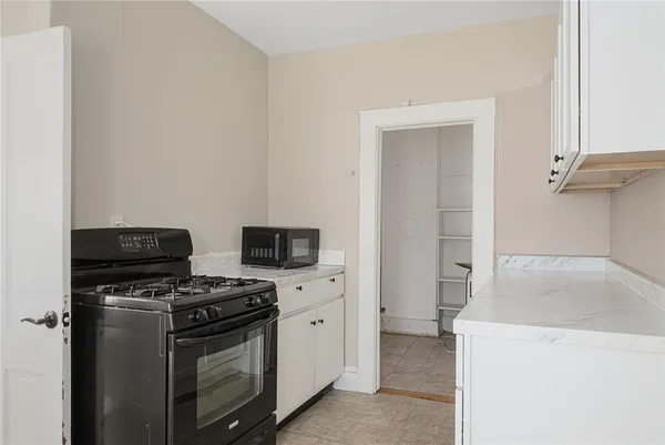 $750,000 | 21 Spring Street, Unit 2, Newport, RI 02840