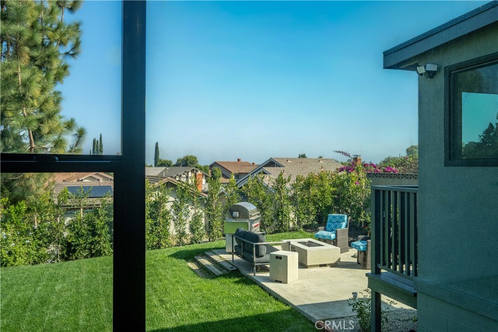 25710 Crest Road Torrance, CA 90505 - Photo 19 of 72 Additional view from your Living Room window.