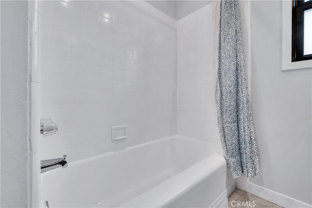 25710 Crest Road Torrance, CA 90505 - Photo 42 of 70 Recently reglazed bathtub.