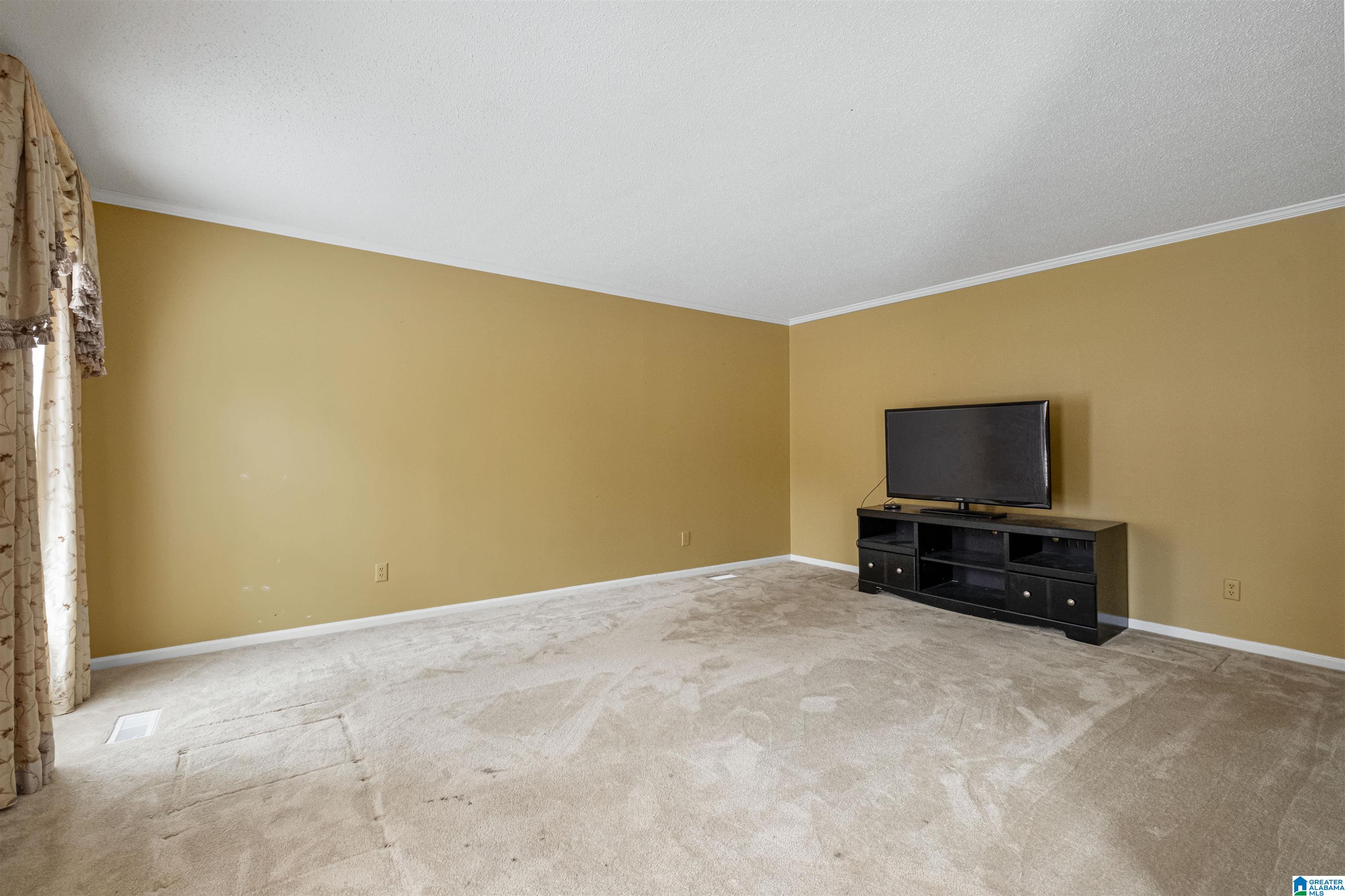 2101 Hathaway Heights Road Anniston, AL 36207 - Photo 6 of 35