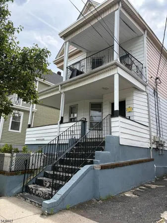$2,750 | 157 Hamilton Avenue, Unit 1, Passaic, NJ 07055