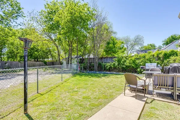 $5,000 | 2809 Benbrook Boulevard, Fort Worth, TX 76109