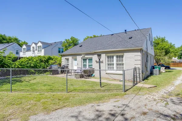 $5,000 | 2809 Benbrook Boulevard, Fort Worth, TX 76109