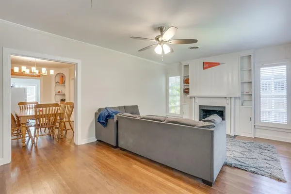 $5,000 | 2809 Benbrook Boulevard, Fort Worth, TX 76109