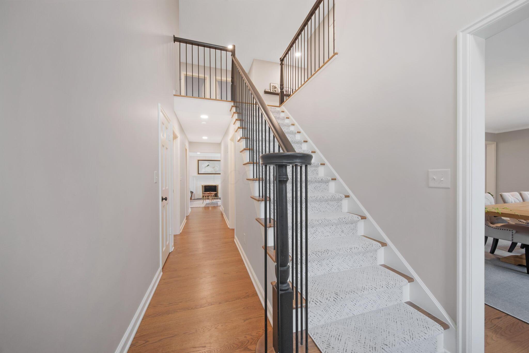 2670 Wexford Road Columbus, OH 43221 - Photo 7 of 56 2 story foyer